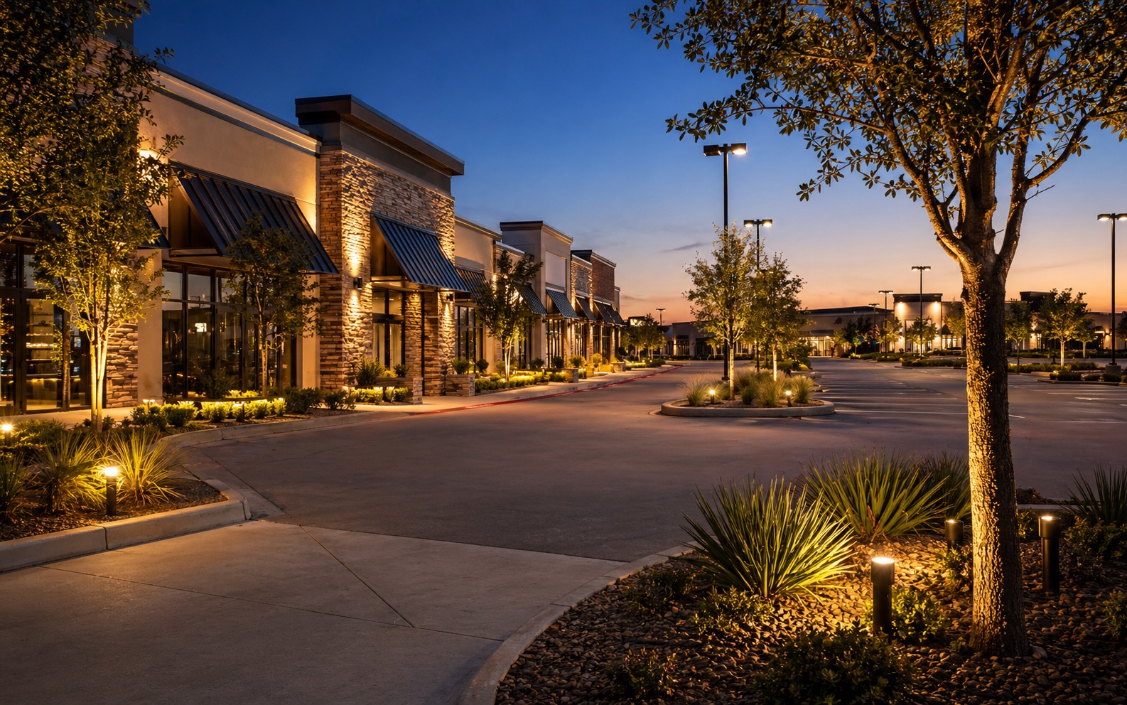 Retail and parking lot landscape lighting